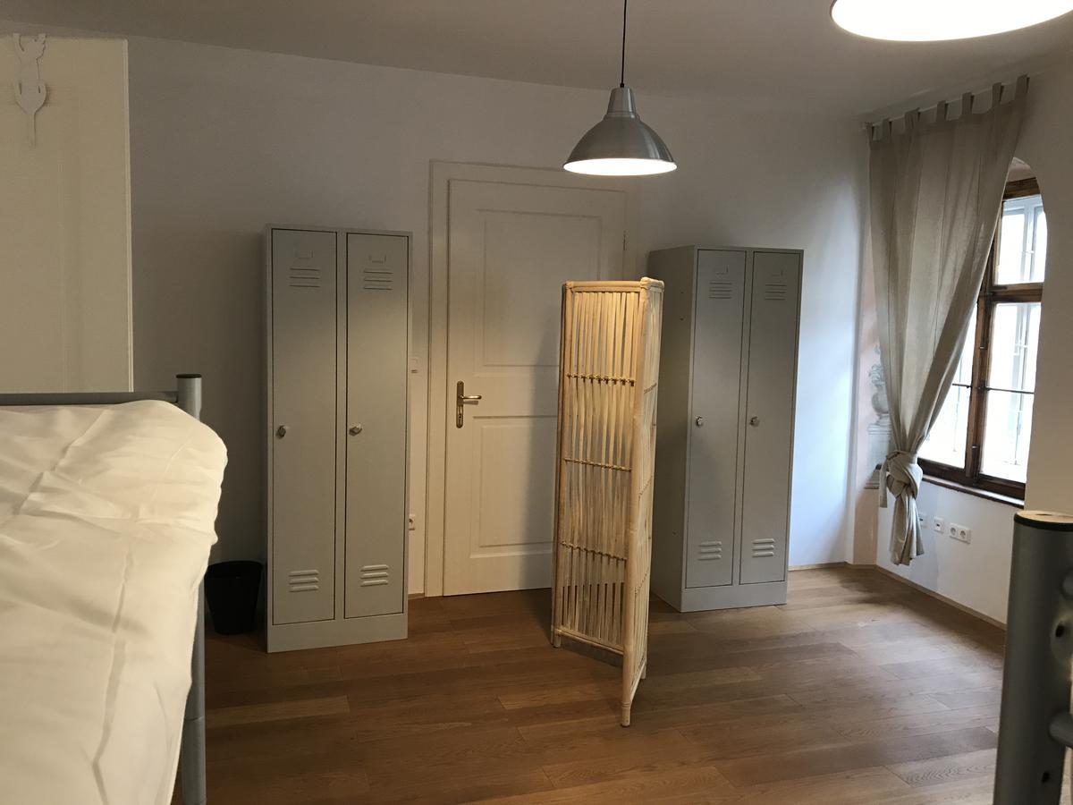 Boutique Hostel Zum Goldenen Kegel Вена Экстерьер фото