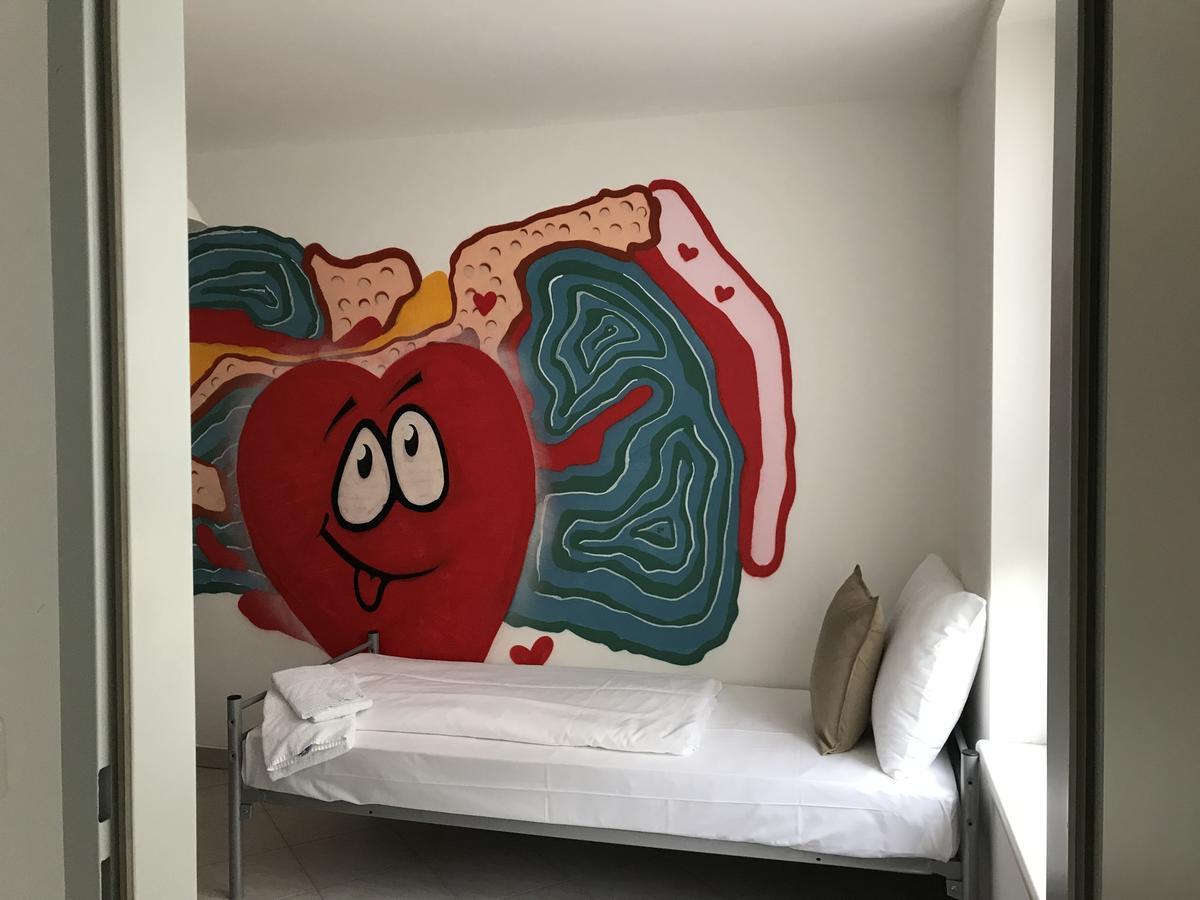 Boutique Hostel Zum Goldenen Kegel Вена Экстерьер фото