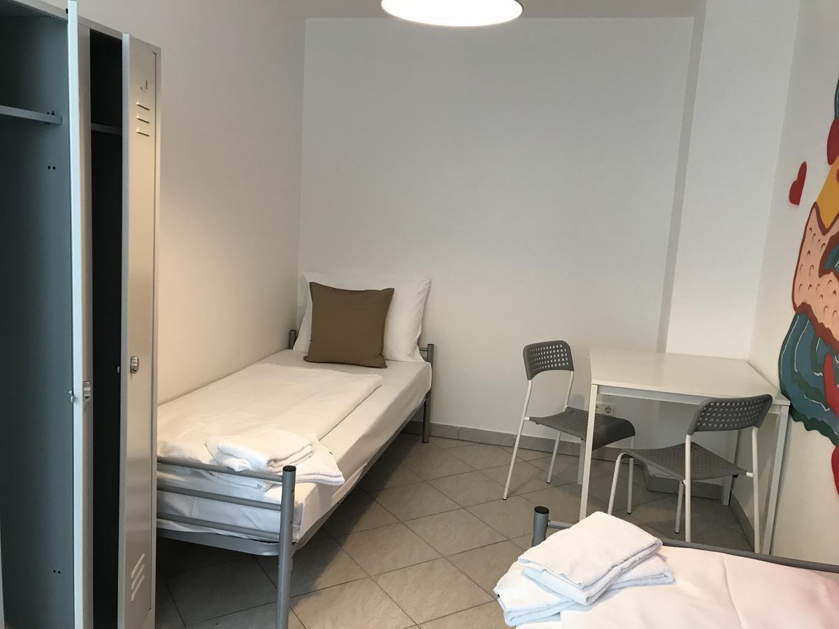 Boutique Hostel Zum Goldenen Kegel Вена Экстерьер фото