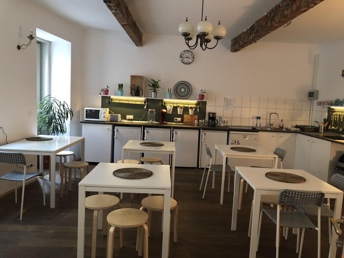 Boutique Hostel Zum Goldenen Kegel Вена Экстерьер фото