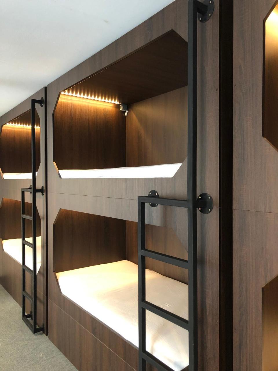 Boutique Hostel Zum Goldenen Kegel Вена Экстерьер фото